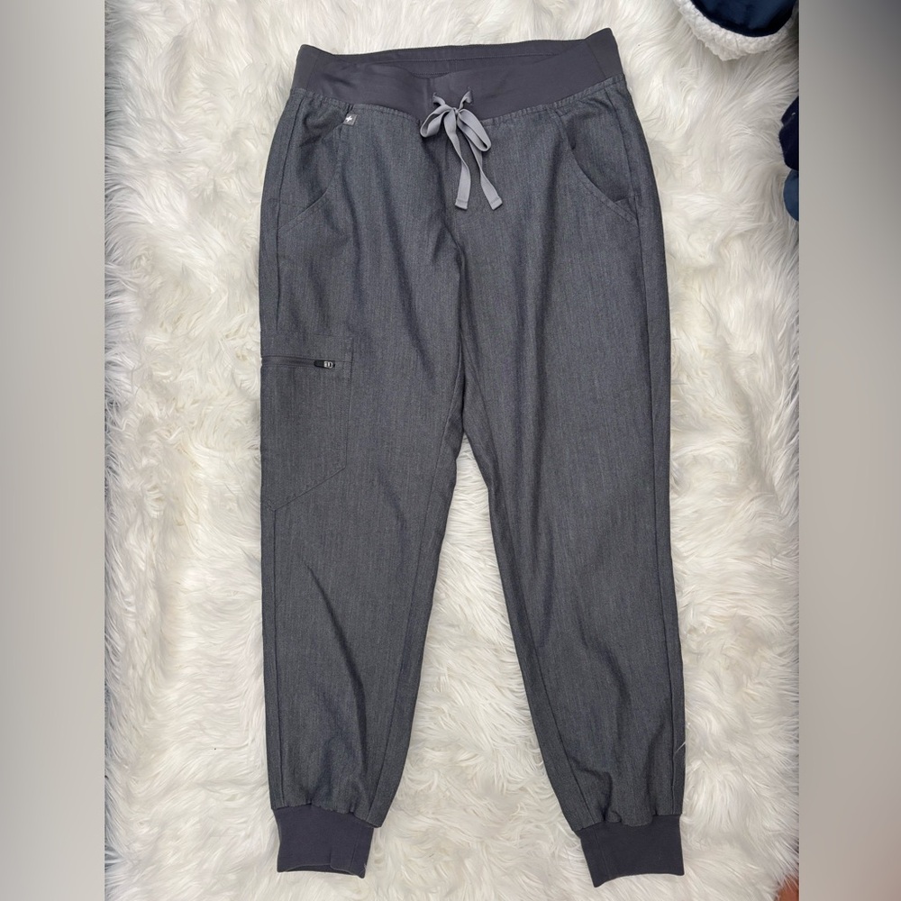 Figs women’s scrubs